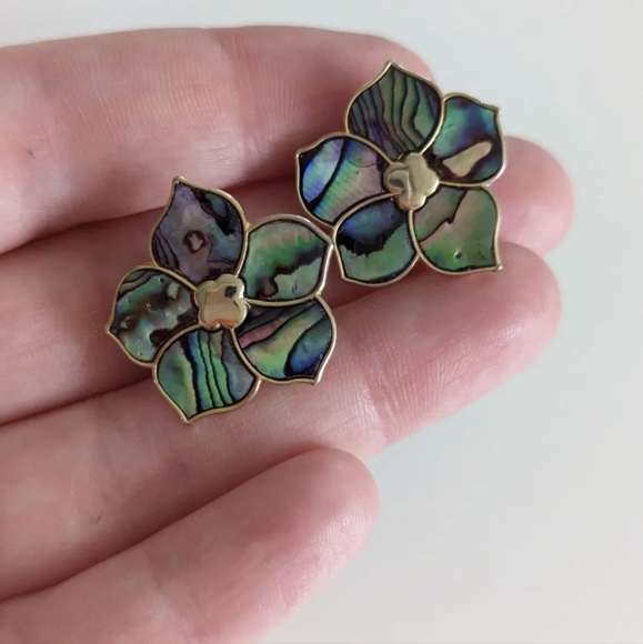 Vintage 1960s Abalone Shell Earrings Clip-on Floral Mermaid Core - Picture 3 of 5